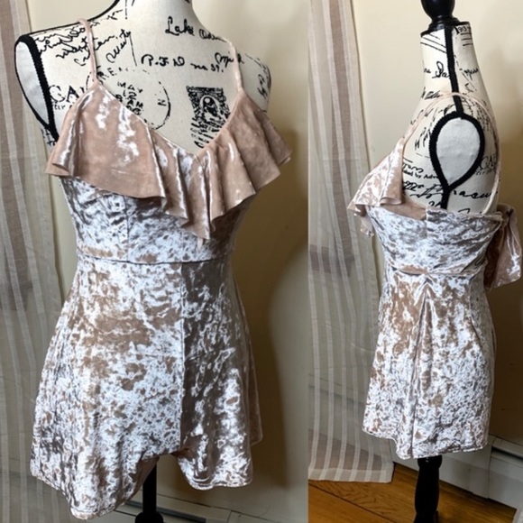 Urban Outfitters Pink Velvet ruffle romper - Picture 6 of 6